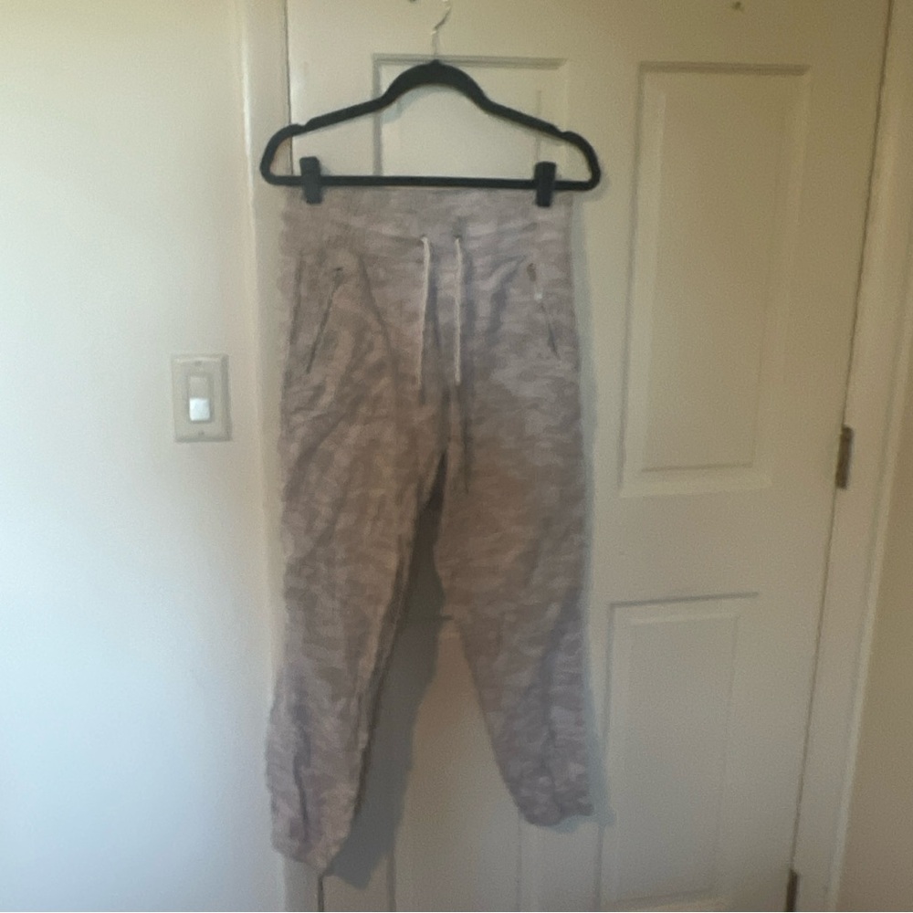 Athleta White/ Grey Linen Jogger Camo Size 6T